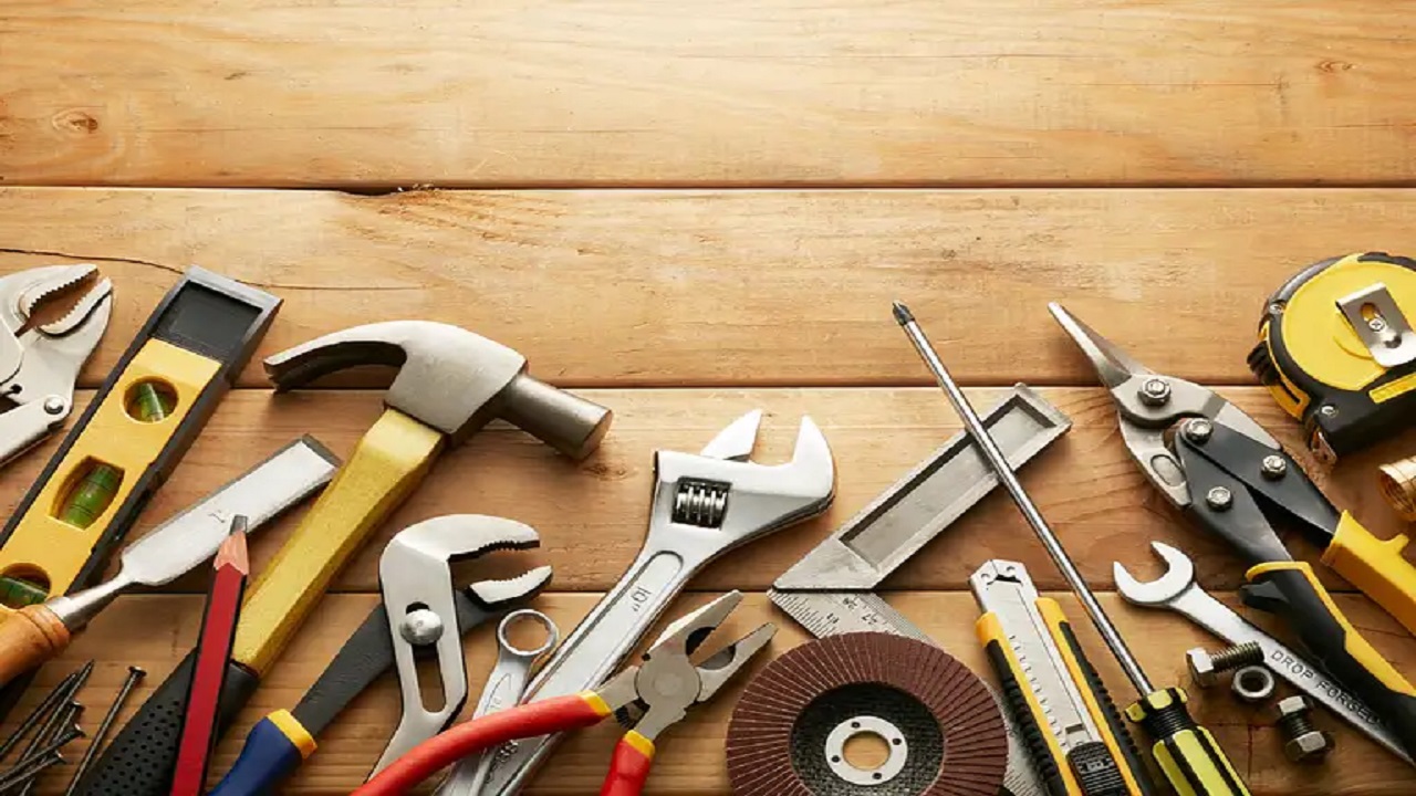 A Beginner’s Guide to Choosing the Right Hand Tools for Efficient Work